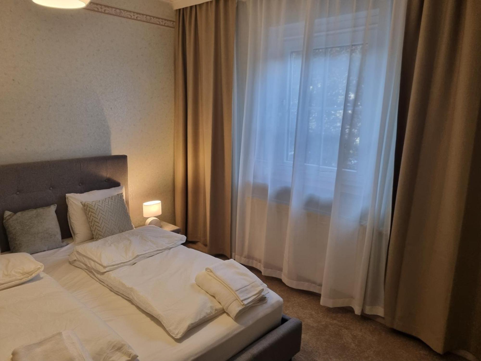 Villa With Private Sauna And Jacuzzi, 8 Min From Schloss Schoebrunn Bécs Kültér fotó